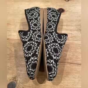 NWOT Toms black Grey white slip on loafers flats monochrome minimalist career 9M